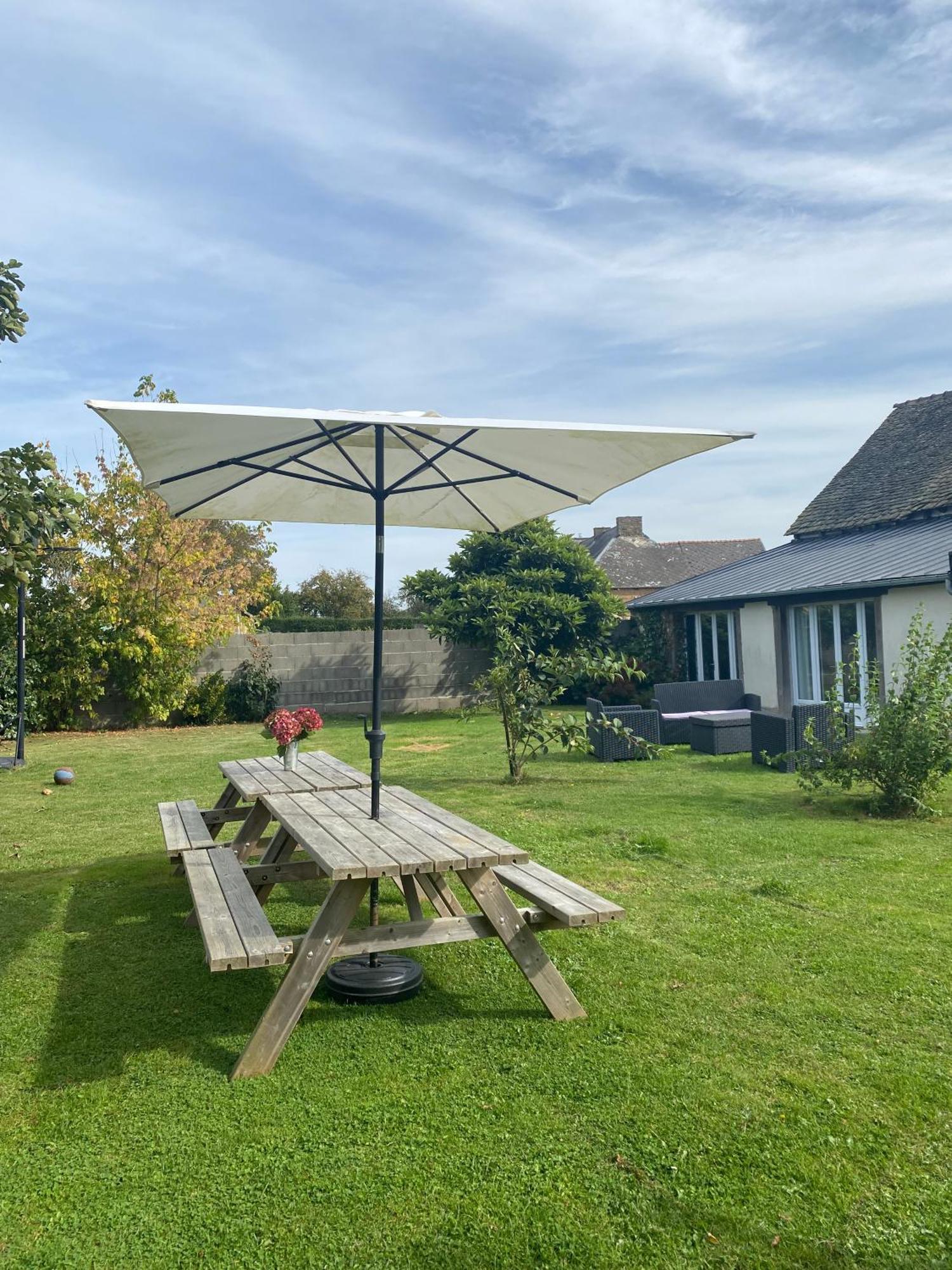 Bed and Breakfast La Clef Du Four Plesder Exteriér fotografie