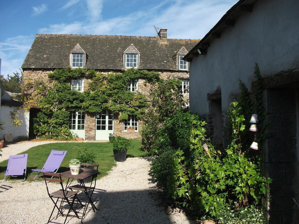 Bed and Breakfast La Clef Du Four Plesder Exteriér fotografie